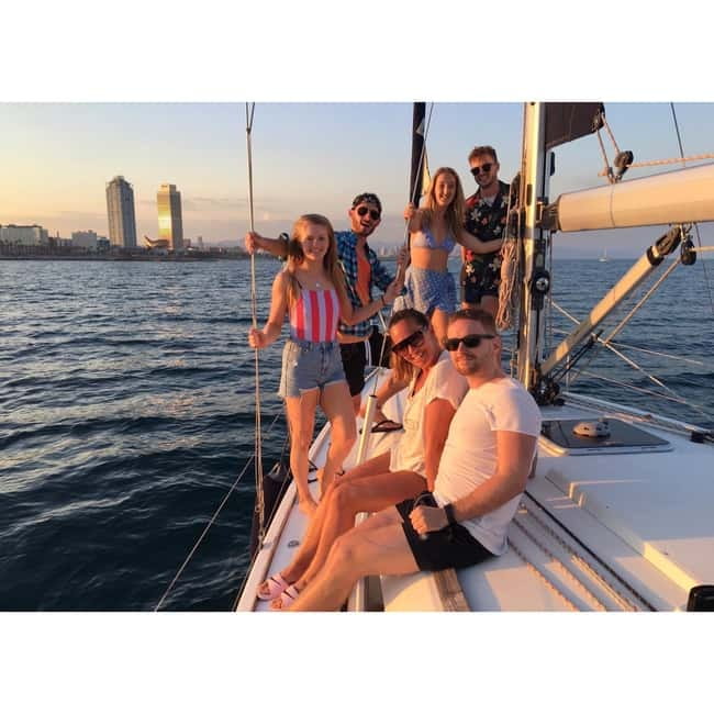 Barcelona: Sunset Skyline Cruise with Cava and Snacks - Why the sunset looks better from the water