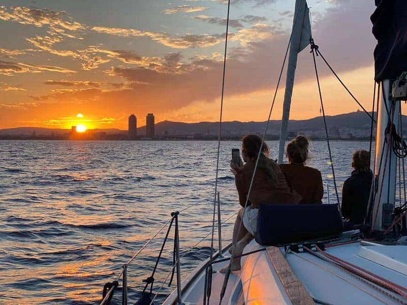 Barcelona: Sunset Skyline Cruise with Cava and Snacks - What the 1.5-hour cruise includes