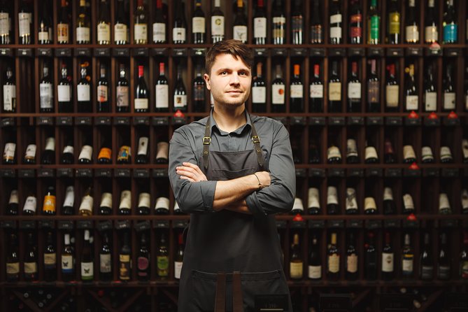 Barcelona Tapas & Wine Experience as a Local at Hidden Wineries - Santa Maria del Mar and Placeta del Pi