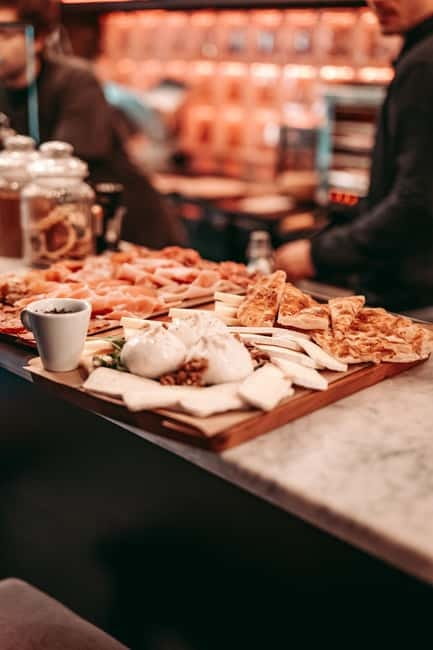 Barcelona: Tipsy Tapas & History Tour in the Gothic Quarter - Walking the Gothic Quarter with Ricardo
