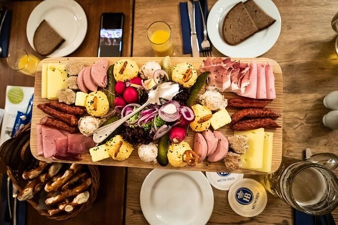 Bavarian Beer and Food Evening Tour in Munich - What the guides add to the evening