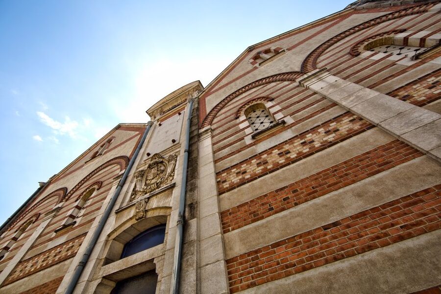 Beaune: Maison Champy Guided Cellar Tour with Wine Tasting - Who should choose Terroir and who should choose Prestige?