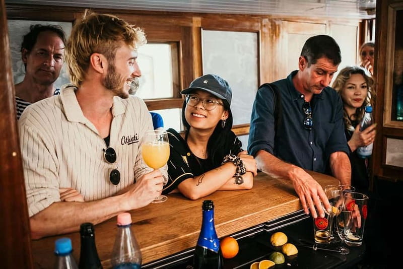 Berlin: 2.5-Hour Beer & Sunset Sightseeing Boat Cruise - Museum Island and historic Berlin