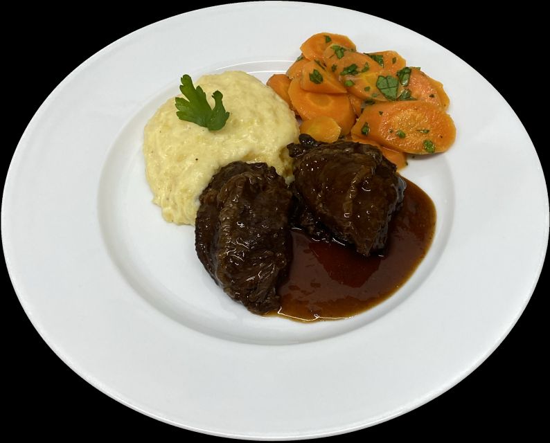 Berlin: Dinner Cruise on the Spree with Prosecco - From Charlottenburg to Berlin’s central sights