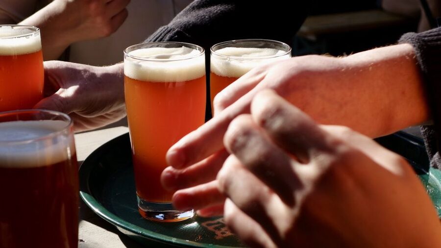 Berlin: Guided Craft Beer & Cultural Tour With Snacks - Starting at Ostkreuz Station