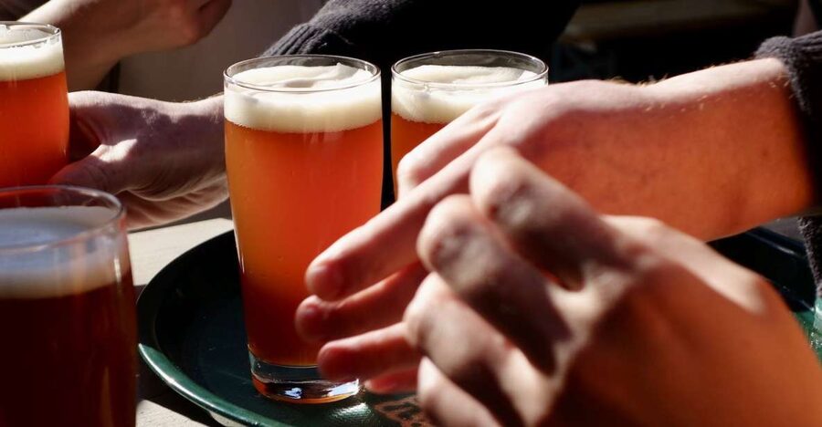 Berlin: Guided Craft Beer & Cultural Tour With Snacks - Three stops, nine different beers