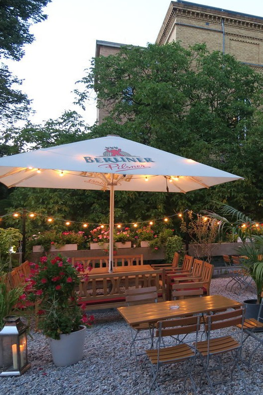 Berlin: Ticket for Bar Jeder Vernunft - Theater & Restaurant - A Mirror Tent With Old Berlin Spirit