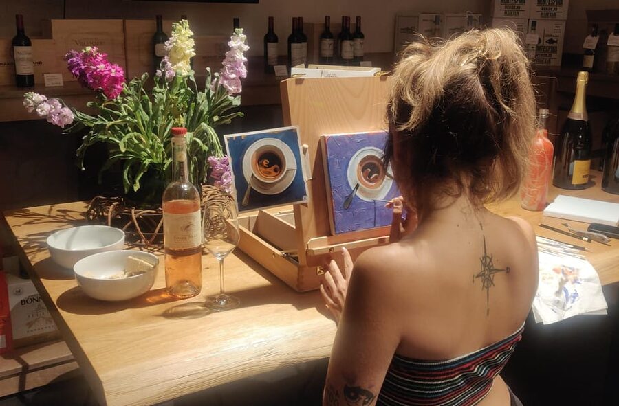 Berlin: Wine on Canvas - Paint Workshop and Wine Tasting - A creative Friday night in Bötzowviertel