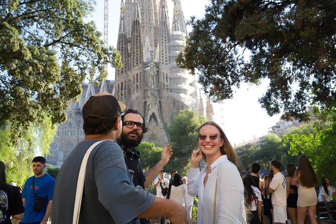 Best of Barcelona: Sagrada Família, Gaudí & Candy Tasting Tour! - Casa Batlló and Gaudí’s playful façade