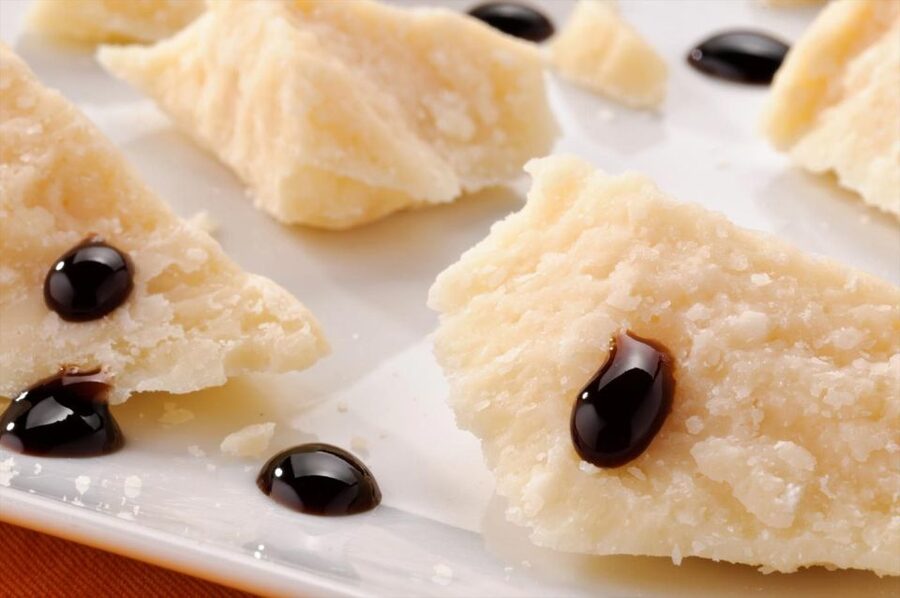 Bologna: Self-Guided Food Tasting Tour with Vouchers - A tasting menu that changes with the vouchers