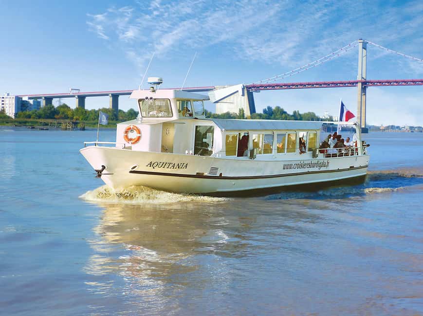 Bordeaux: Guided Wine and Canelé Discovery Cruise - The Cité du Vin and Bordeaux’s modern riverfront