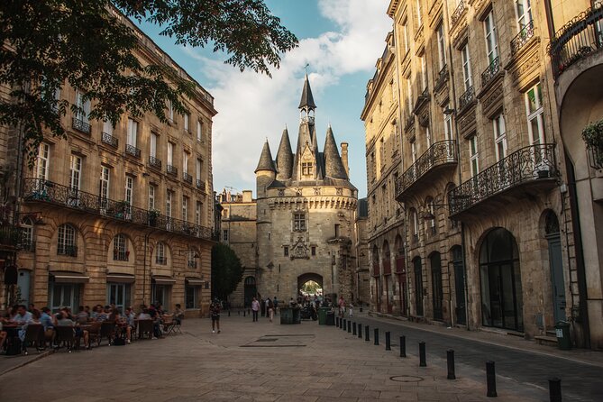 Bordeaux Old Town Food and Wine Tour - The Grosse Cloche and the walk between bites