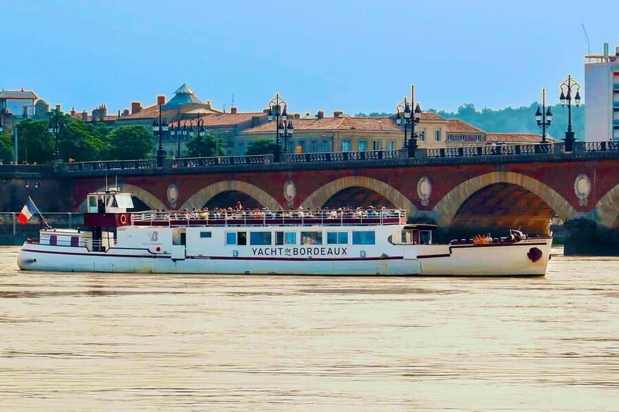 Bordeaux: River Garonne Cruise with Glass of Wine and Canelé - Pont de Pierre and the First River Views