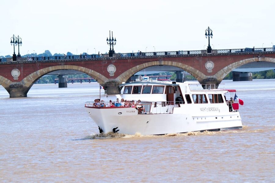 Bordeaux: River Garonne Cruise with Glass of Wine and Canelé - Quinconces and the Chartrons Quarter