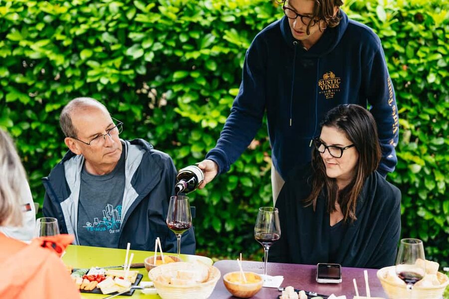 Bordeaux: St. Emilion Day Trip with Wine Tasting and Lunch - The 45-minute ride from Bordeaux