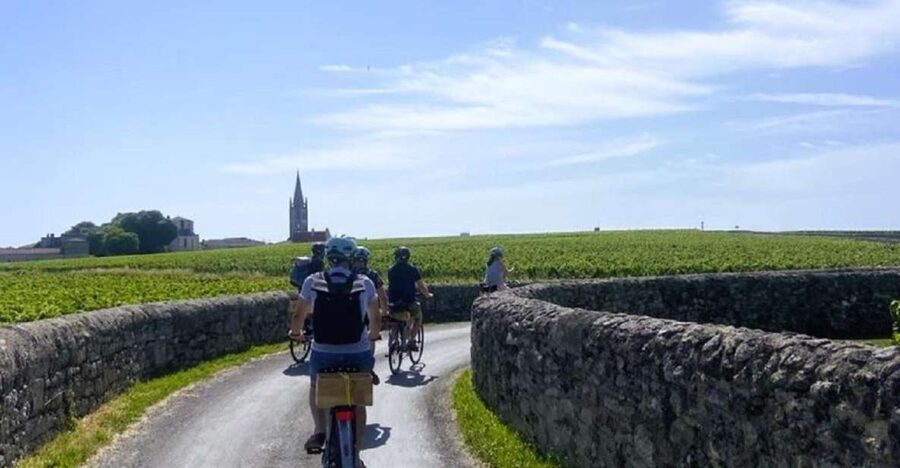 Bordeaux: St-Emilion Vineyards e-Bike Tour with Wine & Lunch - Cycling past Pétrus and Cheval Blanc