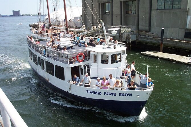 Boston Historic Taverns Tour with Tastings and Ferry - North End streets and the walk to Long Wharf