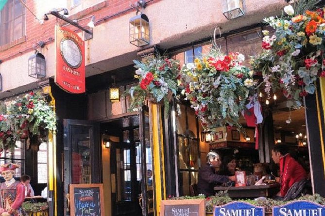 Boston Historic Taverns Tour with Tastings and Ferry - The Old State House and Boston’s early conflict