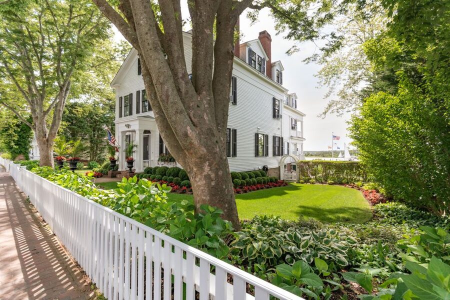 Boston: Martha's Vineyard Day Trip with Optional Island Tour - Food, weather, and what to pack
