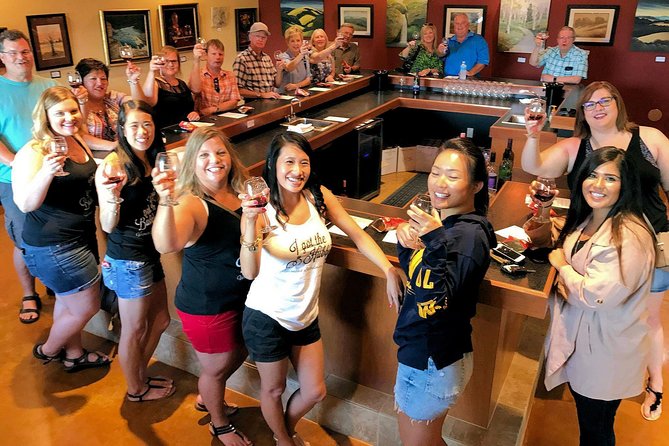 Branson VIP Wine Tasting and Dinner Tour - Three Stops With a Flexible Lineup
