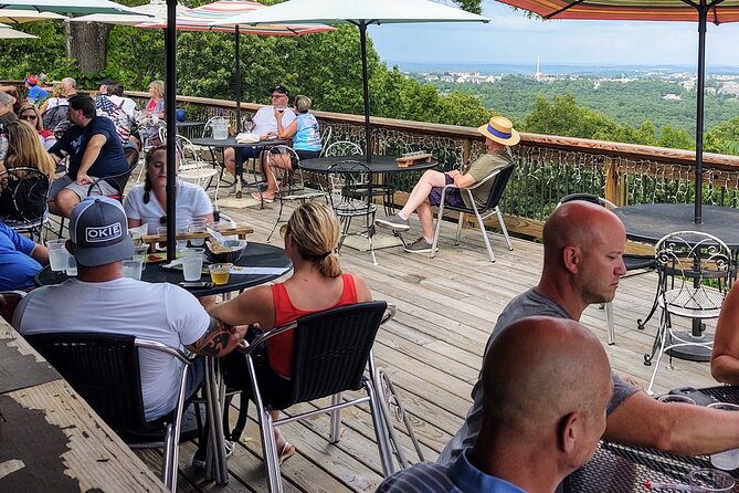 Branson VIP Wine Tasting and Dinner Tour - Timing, Meeting Point, and Evening Plans