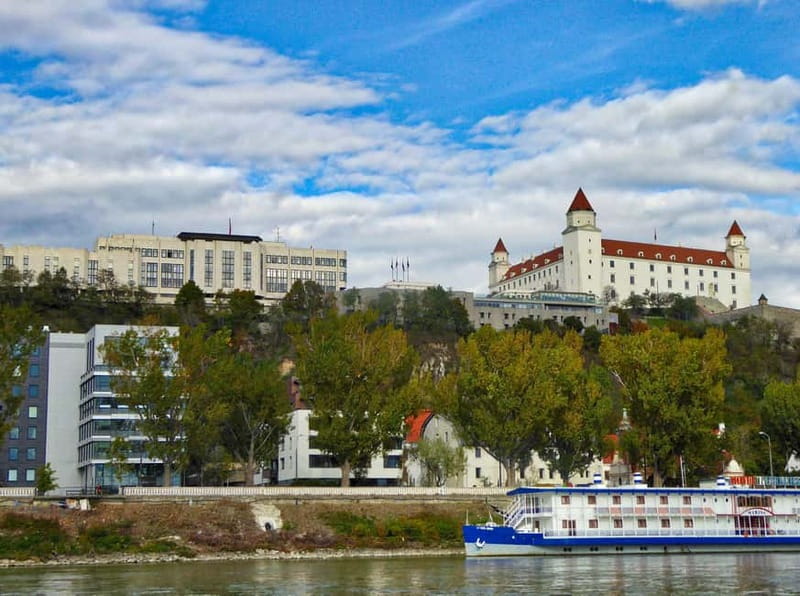 Bratislava: Panorama Cruise with Unlimited Prosecco - Simple booking advice for a smooth departure