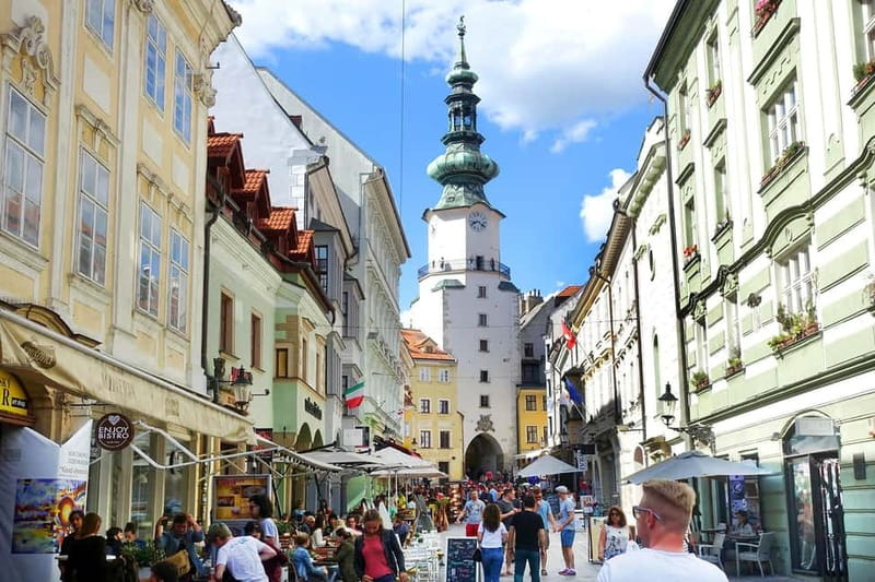 Bratislava: Private Walking Tour with Optional Beer Tasting - Adding Bratislava Castle for the three-hour option