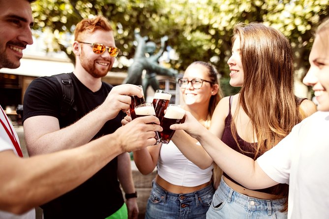 Brewery Tour Düsseldorf in English (inc. 3 beer) - Meeting at the Old Town starting point