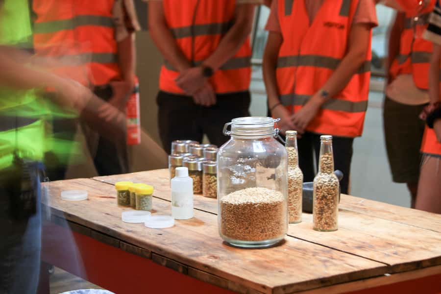 Brisbane: XXXX Beer Brewery Tour and Beer Tasting - Learning to pour the perfect glass