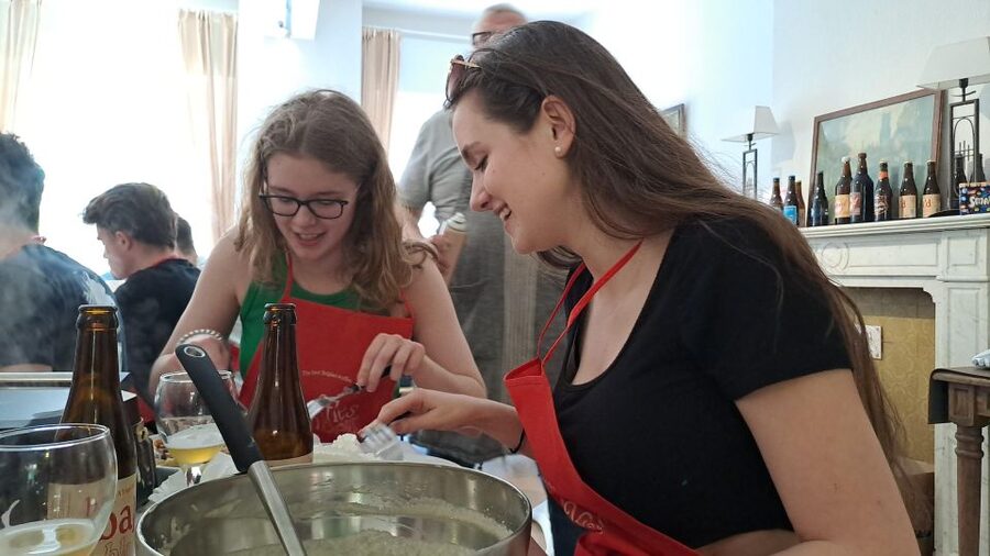 Bruges: Belgian Waffle-Making Workshop with Beer Tasting - Is it good for families and solo visitors?