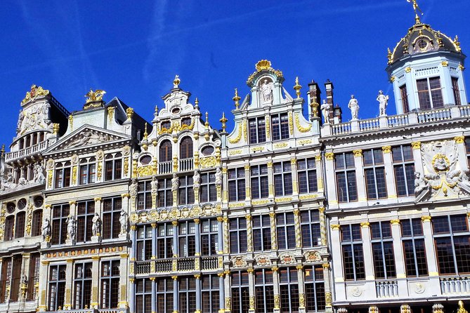 Brussels All In Tour : Belgian food, chocolate, beer, sightseeing - Manneken Pis and the city’s odd little symbol
