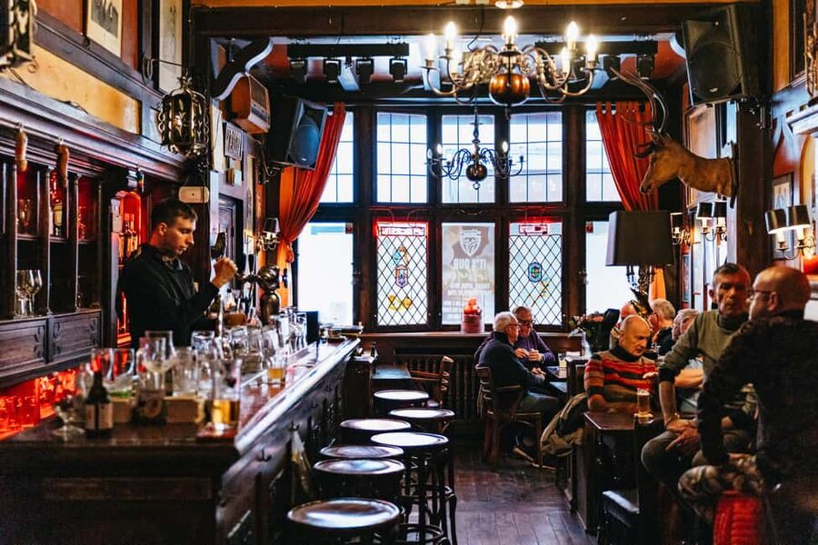 Brussels: Beer Tour with 6 Beers and 3 Chocolate Tastings - Starting at Mary GrandPlace and leaving the postcard center