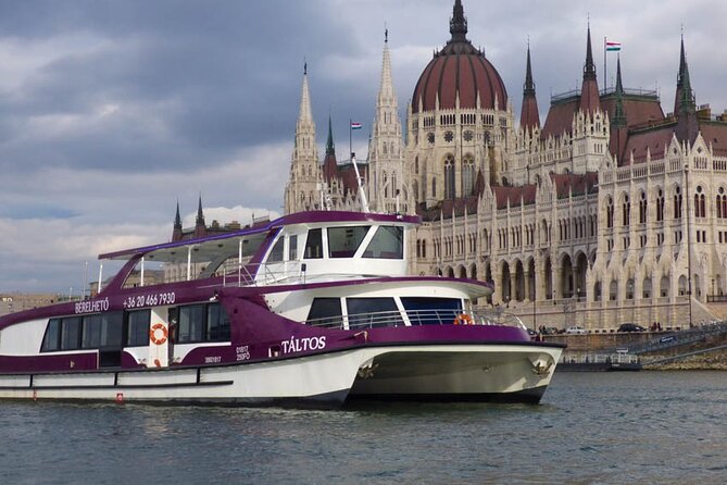 Budapest Danube Sightseeing Cruise with Unlimited Drinks - The southern route: university, theater, and modern Budapest