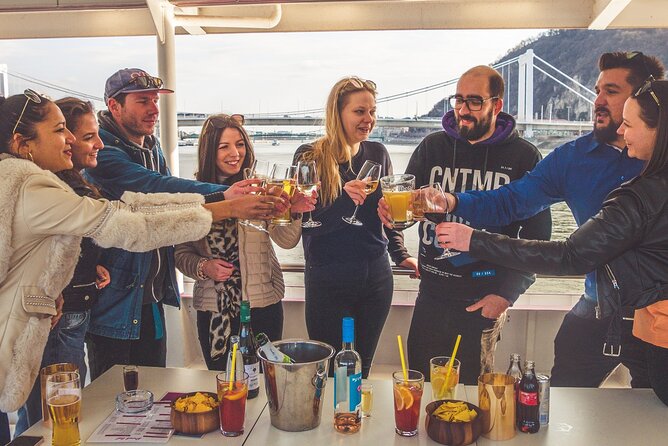 Budapest Danube Sightseeing Cruise with Unlimited Drinks - What unlimited drinks really includes