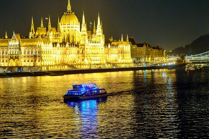 Budapest Danube Sightseeing Cruise with Unlimited Drinks - Gellért Hill and the southern riverfront