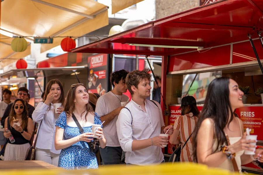 Budapest: Guided Food Tour with Wine, Beer, and Shots - Sit-down classics and Jewish-Hungarian pastry