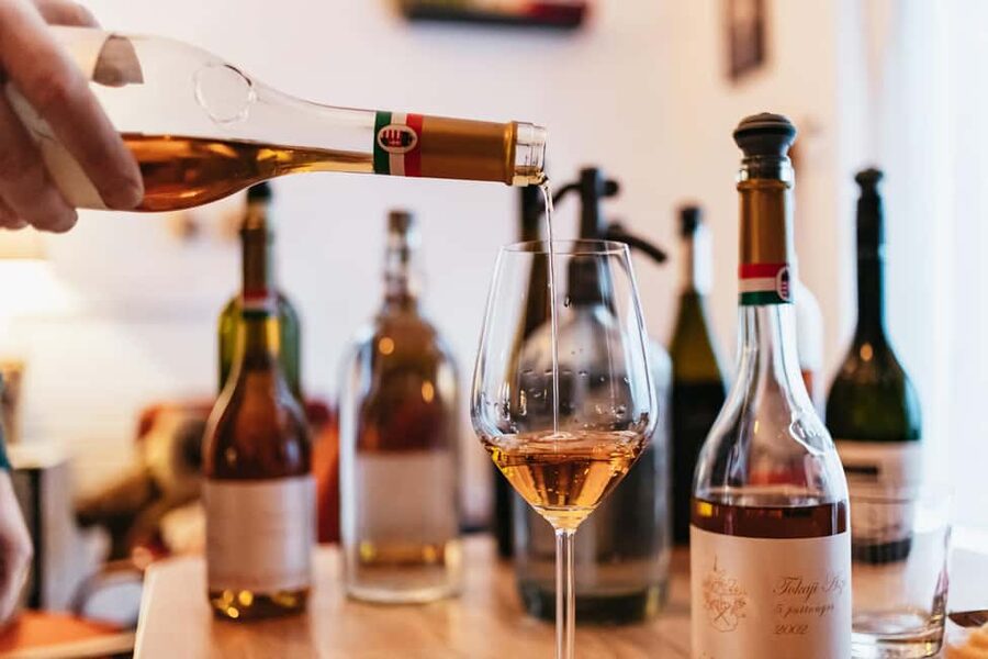 Budapest: Hungarian Wine Tasting with 8 Wines and Tapas - Why Hungarian wine deserves two hours of your time