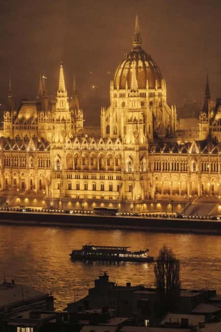 Budapest: Parliament Panorama Cruise with Törley Prosecco - Batthyány tér makes this an easy evening plan