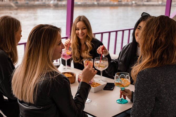 Budapest Sightseeing with Drink Included - A quick first look at Budapest from the Danube