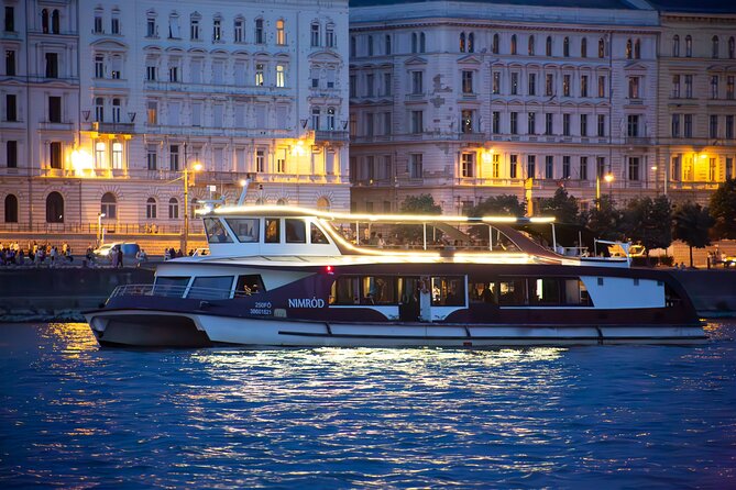 Budapest Sightseeing with Drink Included - Picking the right deck and sailing time