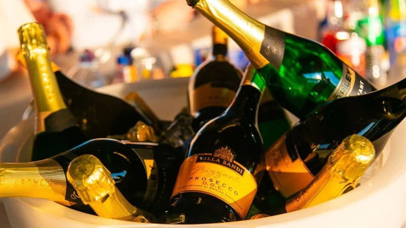Budapest: Sip and Sail River Cruise with Unlimited Prosecco - Boarding at Akadémia Dock 2