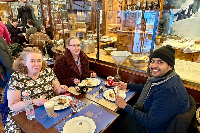 Budapest Street Food Tour with Local Snacks, Dessert and Beer - Why the guides matter