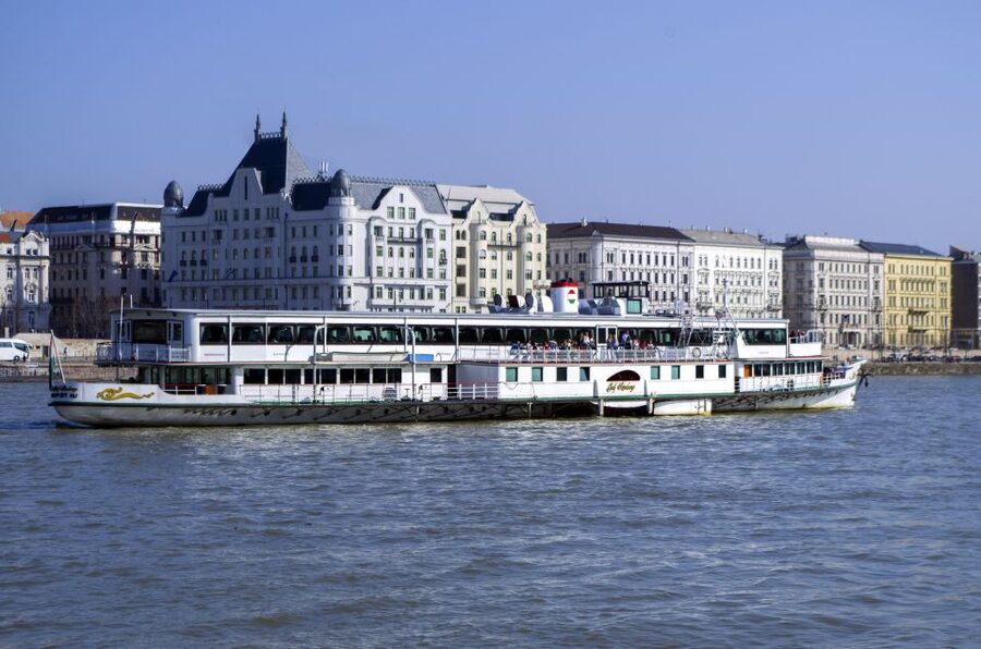 Budapest: Summer Brunch & Cruise with Prosecco or Cake - Should you book this brunch cruise?