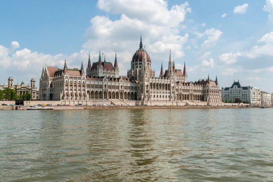 Budapest: Summer Brunch & Cruise with Prosecco or Cake - A late breakfast with Budapest’s best river views
