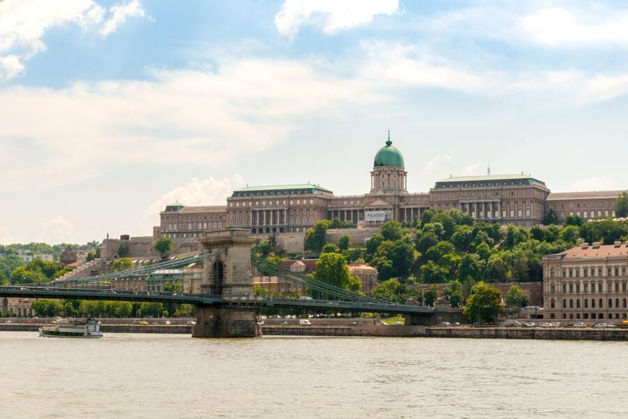 Budapest: Summer Brunch & Cruise with Prosecco or Cake - What arrives on the unlimited brunch buffet
