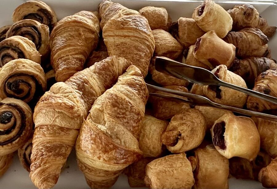 Budapest: Summer Brunch & Cruise with Prosecco or Cake - Booking details that can affect your morning