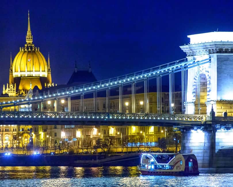 Budapest: Sunset Cruise with 2 Cocktails - Boarding beside Elizabeth Bridge