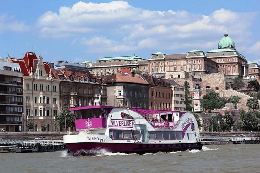 Budapest: Sunset Cruise with 2 Cocktails - Two cocktails and a party-boat mood