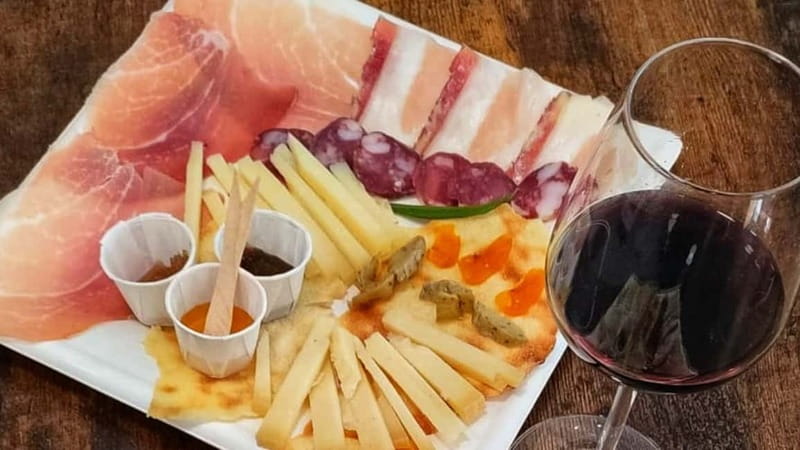 Cagliari: Food and Wine Tasting Experience - Arriving at Enoteca & Bottega BinuShop