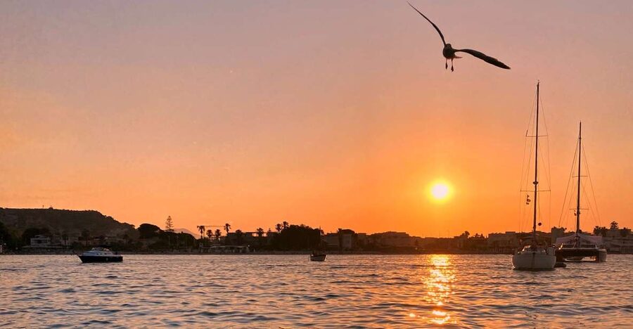 Cagliari: Sunset Boat Tour with Aperitif and Prosecco - A late afternoon on Cagliari’s coast